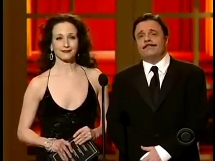 Catherine Zeta-Jones gana el Tony y se lo dedica a su esposo - Fuente: YouTube