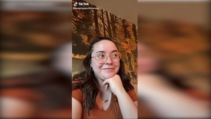 Viajó por una cita y fue bloqueada