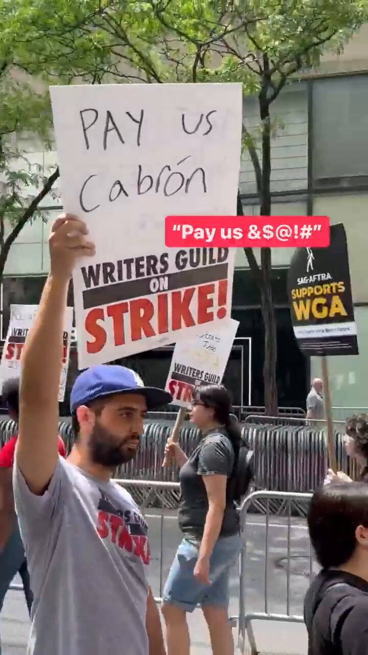 Adolescentes argentinas en la protesta de actores de Hollywood