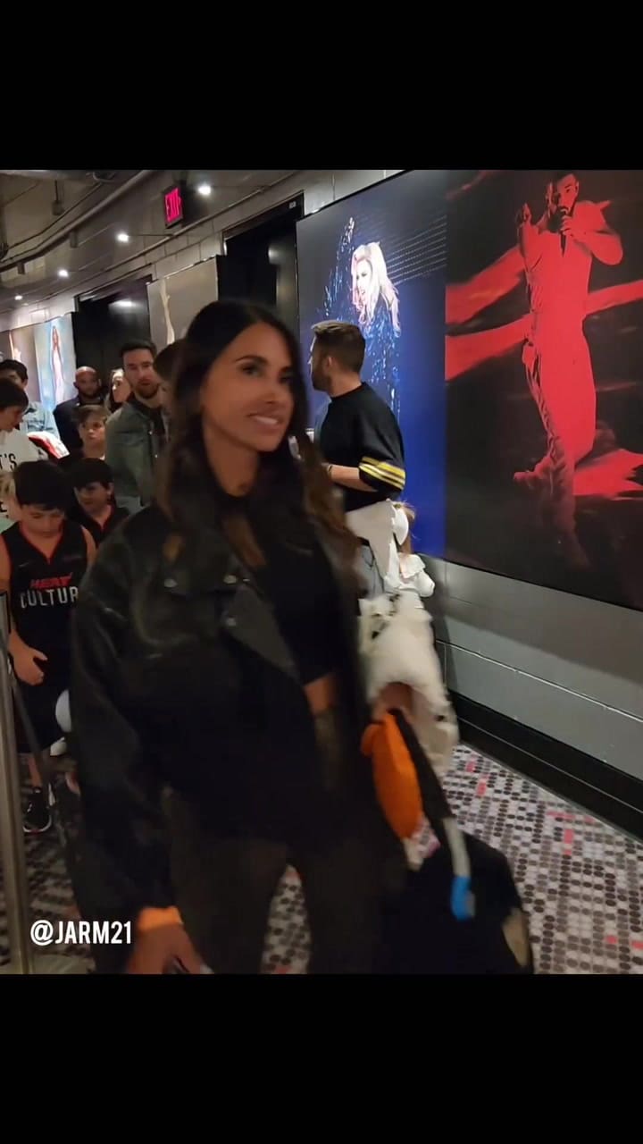 El look de Antonela Roccuzzo para asistir al partido de la NBA