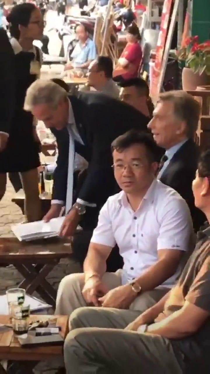 Tras los encuentros oficiales, Macri salió a caminar por Hanoi - Fuente: Instagram