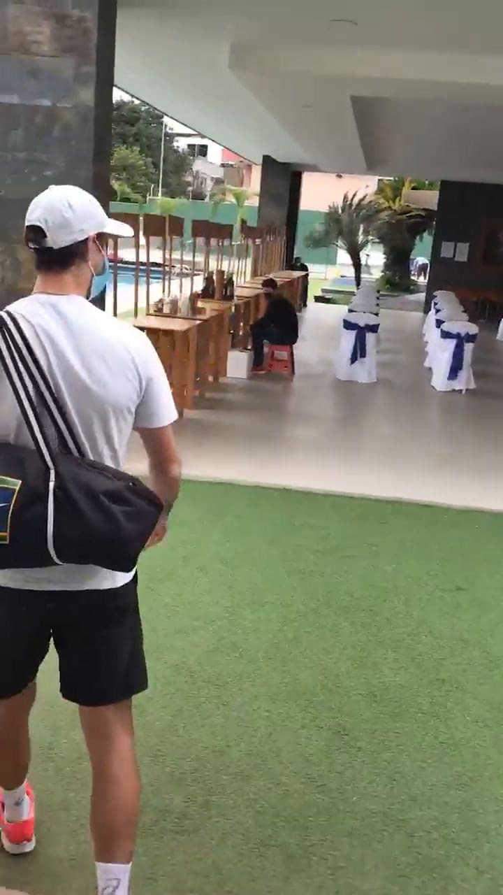 Heras y un polémico gesto en su vuelta al tenis