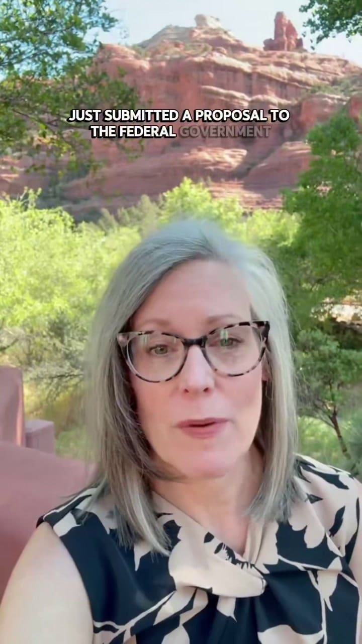 La medida de Katie Hobbs en Arizona para beneficiar a millones de familias por suministro de agua