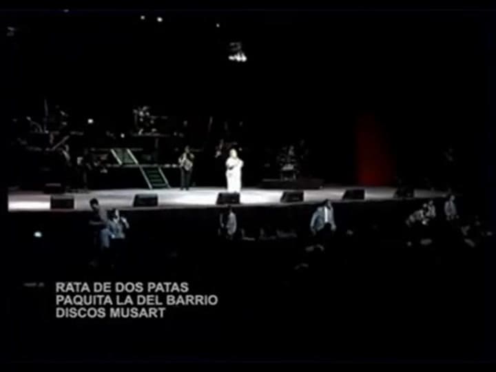 Paquita la del Barrio cantando una de sus canciones más conocidas: Rata De Dos Patas