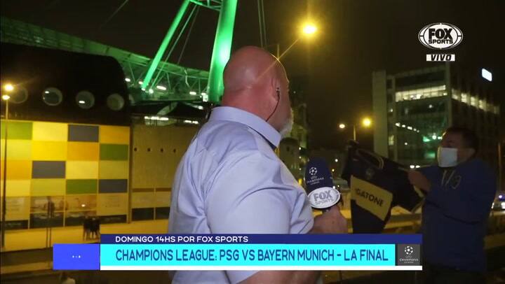 La divertida interrupción de un hincha de Boca en el móvil de Christian Martin - Fuente: Fox Sports