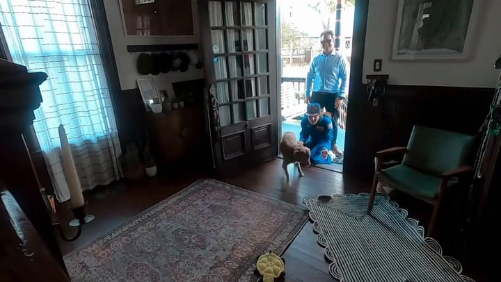 El emotivo reencuentro de Christina Koch y su perra Sadie