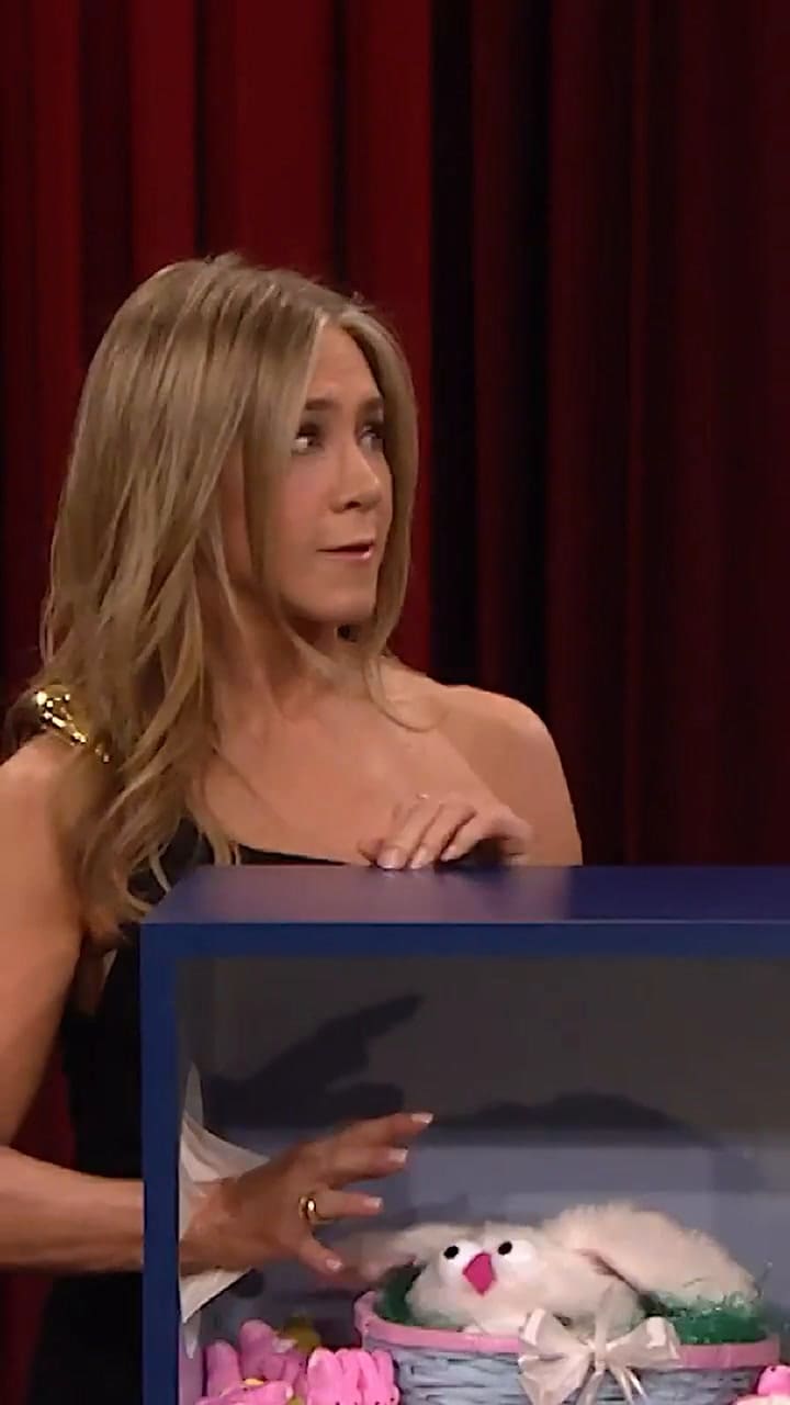 Jennifer Aniston y Jimmy Fallon en The Tonight Show