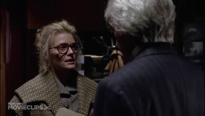 La transformación de Selina en Gatúbela por Michelle Pfeiffer, en Batman vuelve (1992)