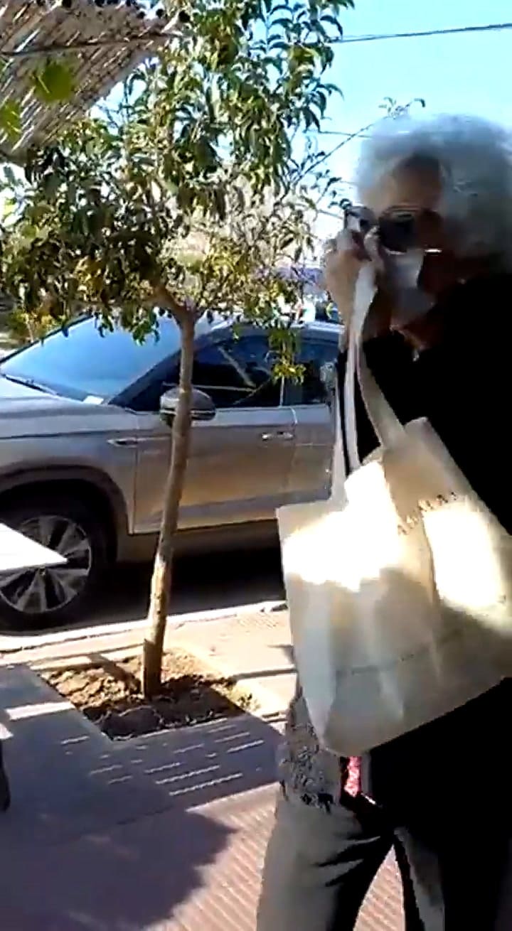 Increparon a Mario Negri por estacionar sobre una rampa para personas con discapacidad