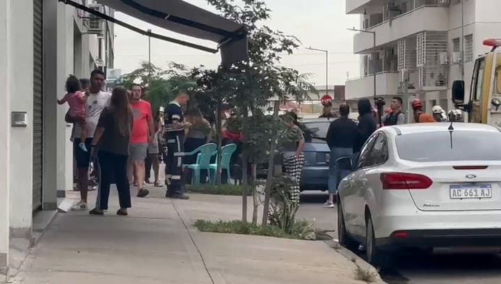 Crece el malestar en el edificio evacuado