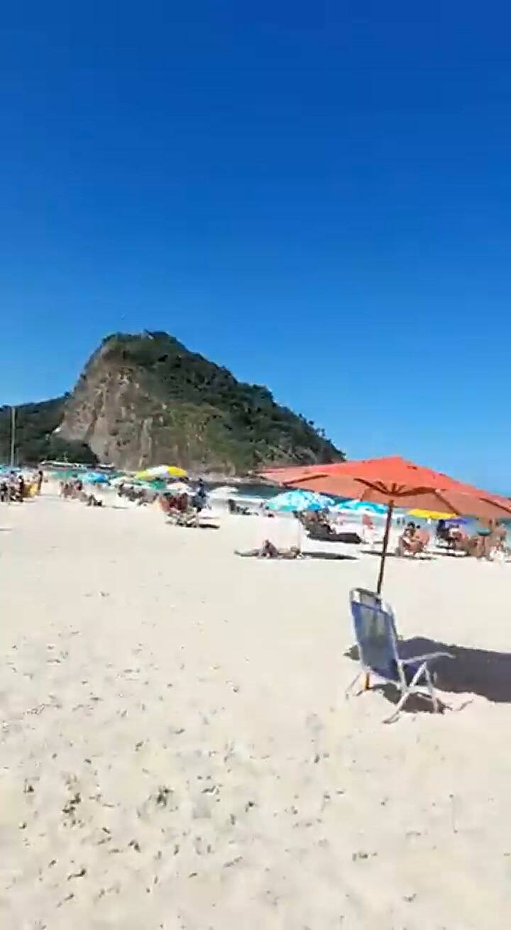 Hinchas de Talleres organizaron un asado en una playa de Copacabana