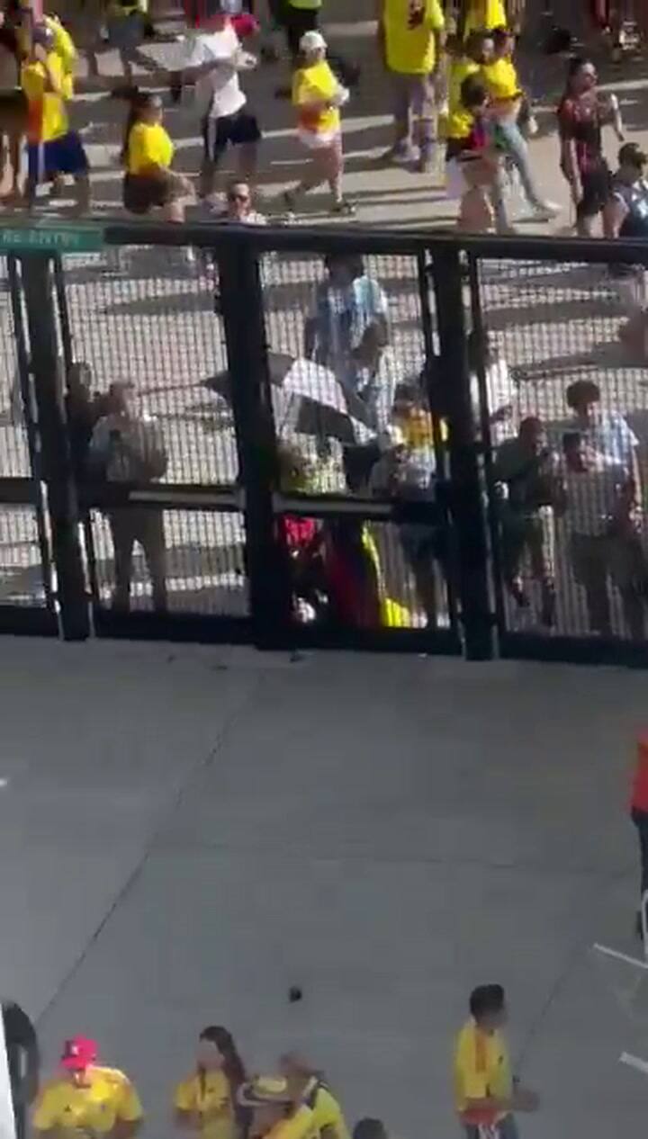 Tensión en Miami: incidentes y corridas afuera del estadio por hinchas colombianos que quisieron colarse 2