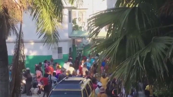 VIDEO CORRIDAS Y MASACRE EN HAITI