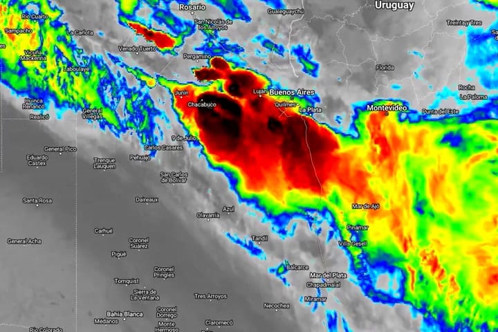 (GIF) Alerta roja por la tormenta en el AMBA