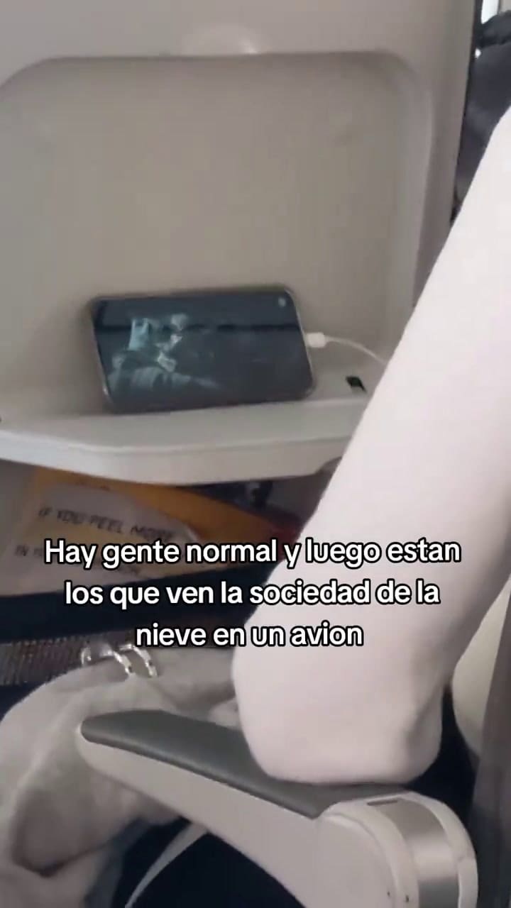 Mostró dónde estaba viendo la sociedad de la nieve y generó indignación