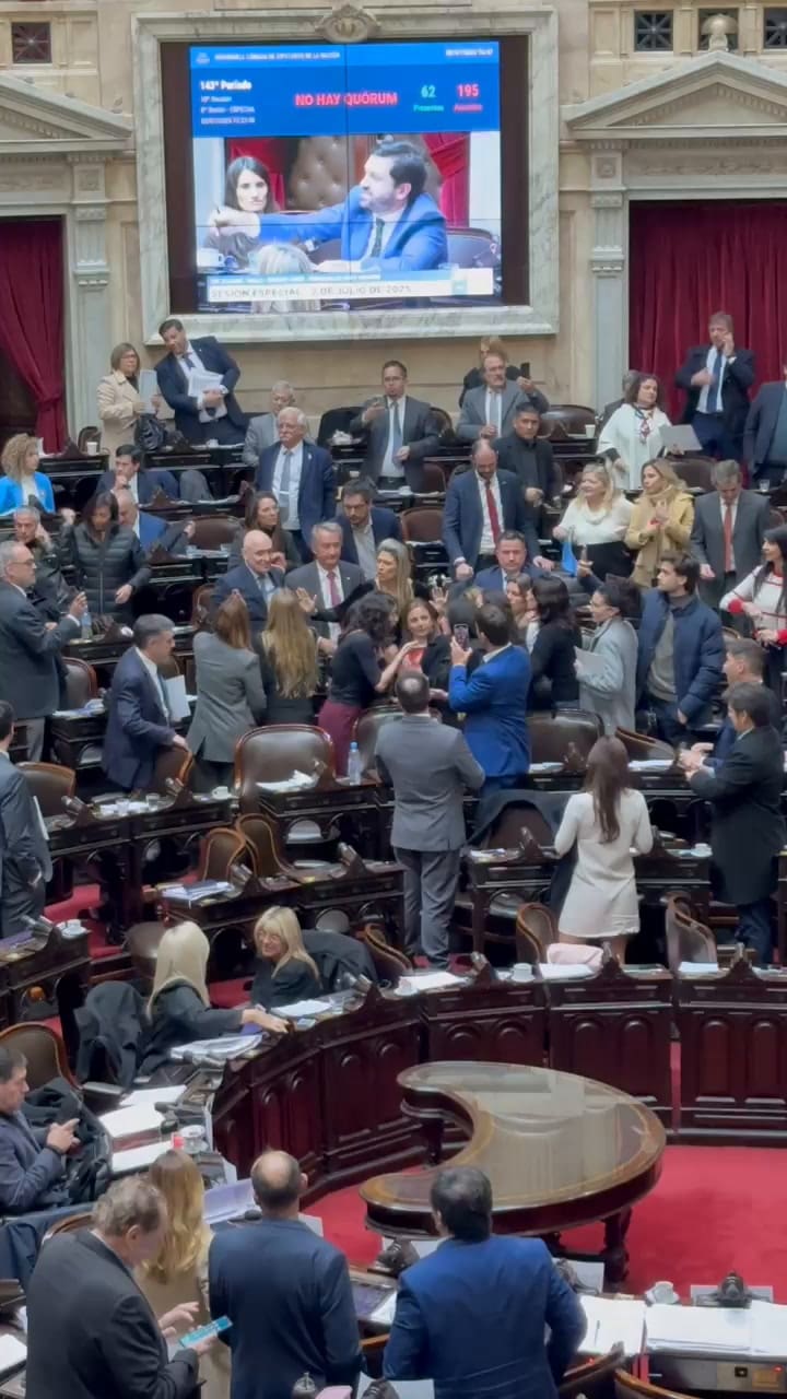 Escándalo en el Congreso: diputados opositores increparon a Espert 3