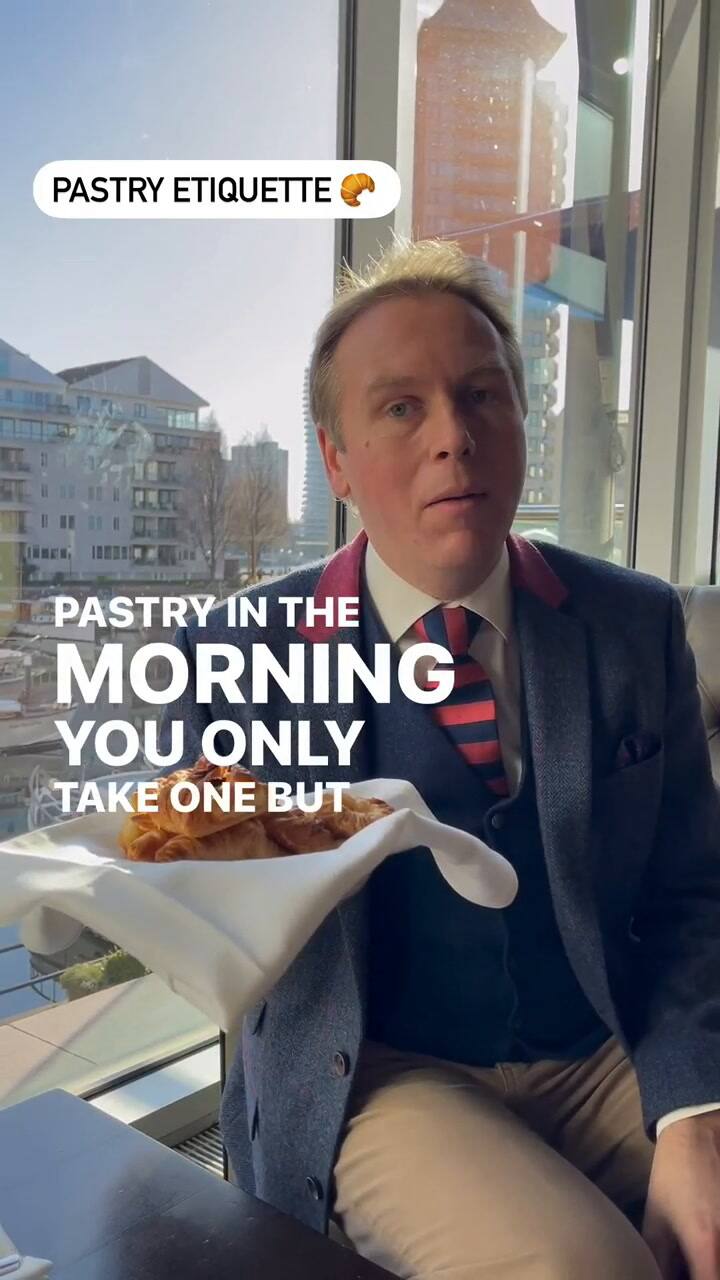 Un hombre que fue mayordomo real da detalles sobre la preparación del desayuno