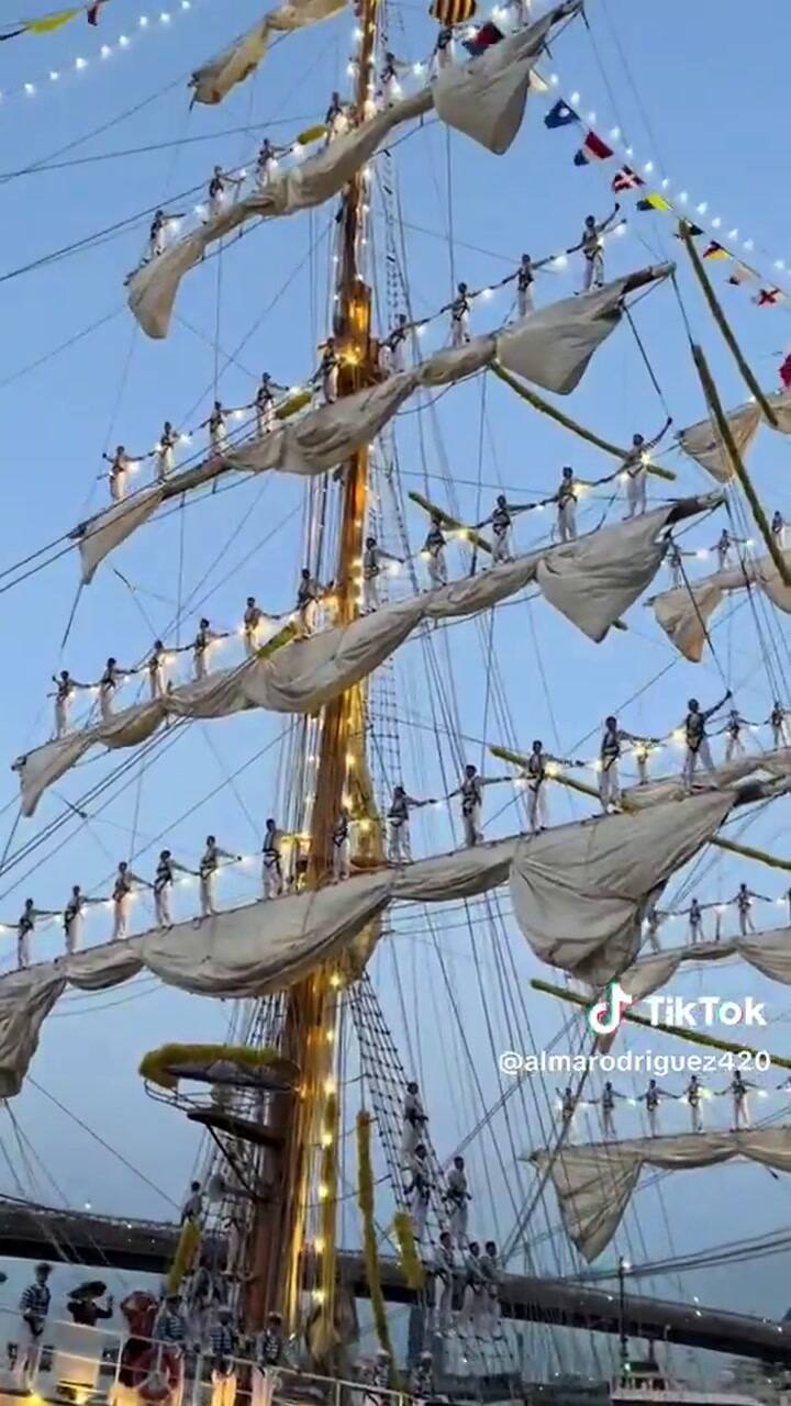 Cadetes en el buque