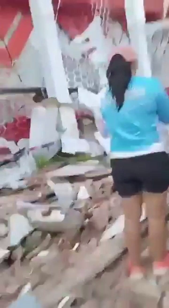 Casas destruidas en Indonesia