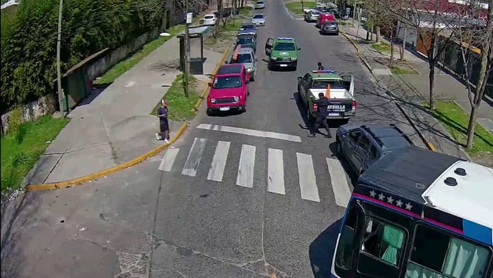 After an alert from a neighbour, two drug sellers were arrested