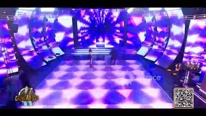 Cantando 2020. Agustín Sierra e Inbal Comedi cantaron 'Vamos las bandas' en la final - Fuente: eltr