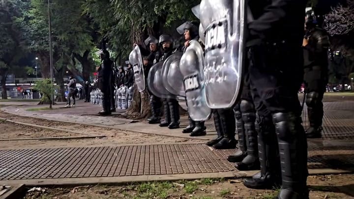 Operativo de la Ciudad para desalojar a 5000 manteros en Chacarita