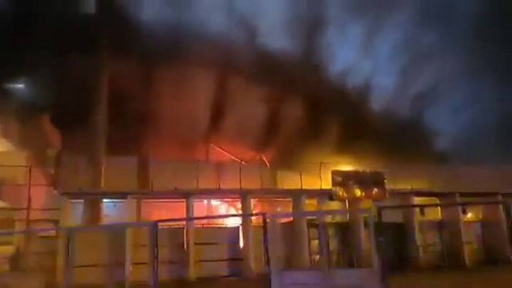 Las llamas coparon los pasillos del estadio