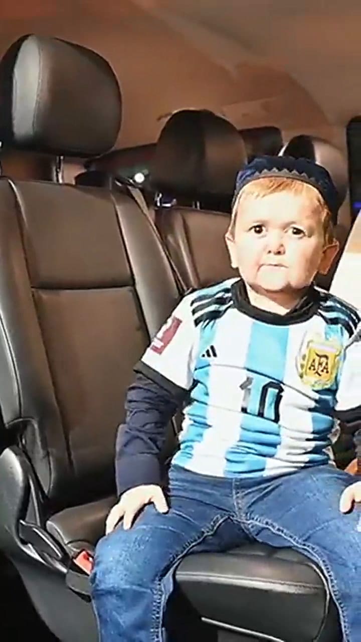 Hasbulla llegó a Argentina con la camiseta número '10' de la selección