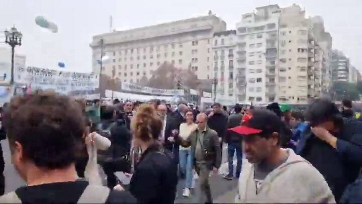 Twittervid.com Soybienalex 1865d6