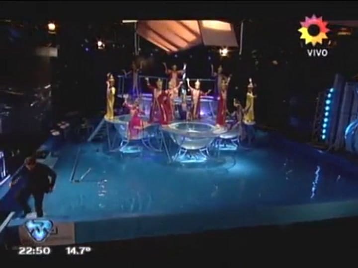 Bailando por un sueño 2016: Flavio Mendoza presentó el Aquadance