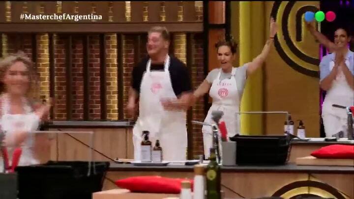 MasterChef Celebrity. El Turco García piropeo a Dolli Irigoyen - Fuente: Telefe