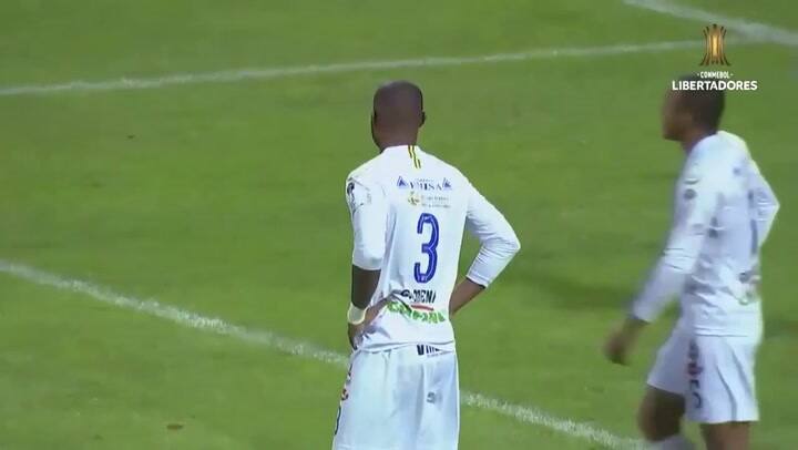 César Mena, el jugador que tiene el récord de goles en contra en la Copa Libertadores - Fuente: CONM