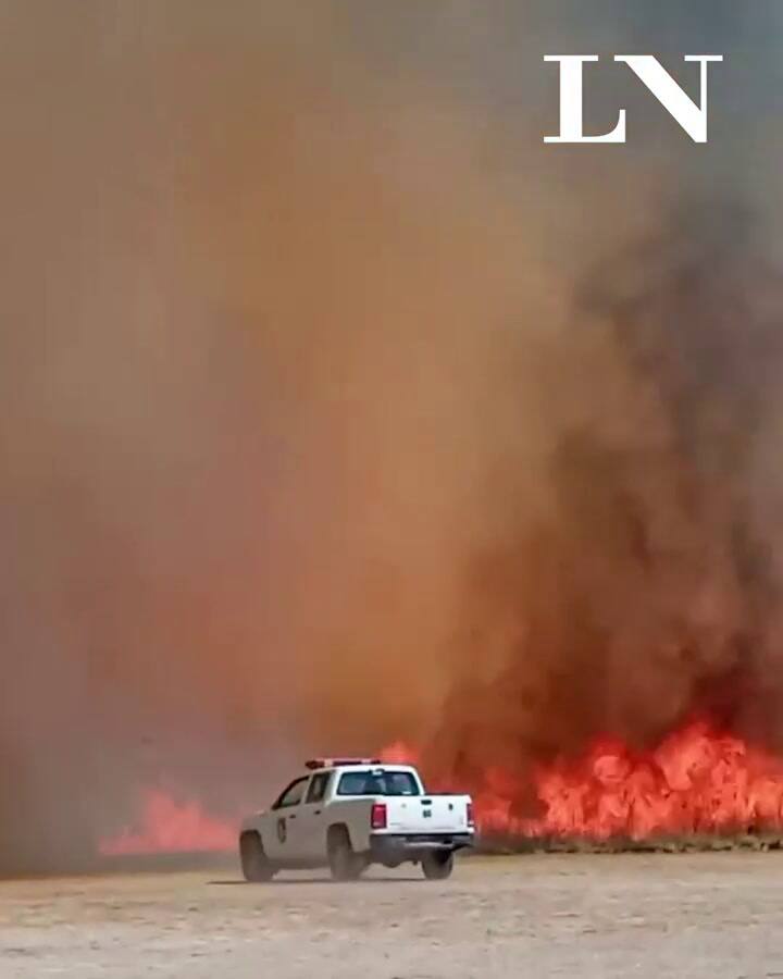 Córdoba: incendio alcanzó una parte de la pista del aeroclub de La Cumbre