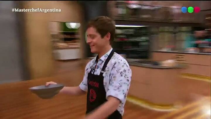 Gastón Dalmau se la jugó con unos sorrentinos que le terminaron encantando al jurado - Fuente: Telef