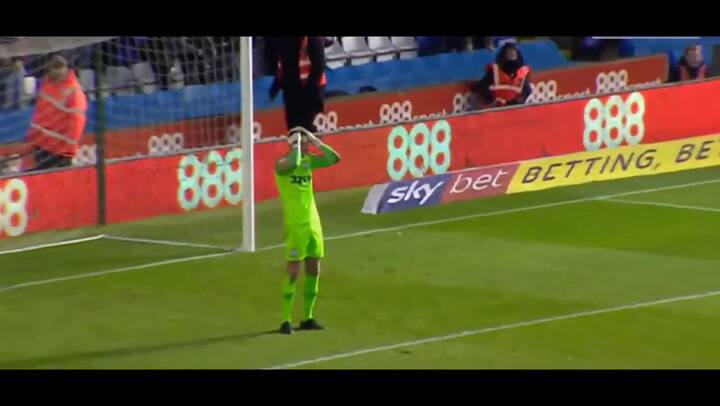 Declan Rudd cometió un error increíble en el duelo entre Preston y Birmingham en la segunda división