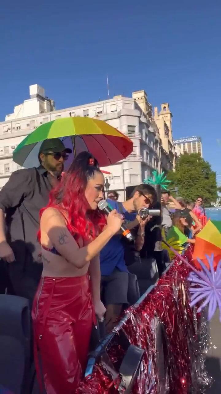 Lali Espósito deslumbró en la Marcha del Orgullo