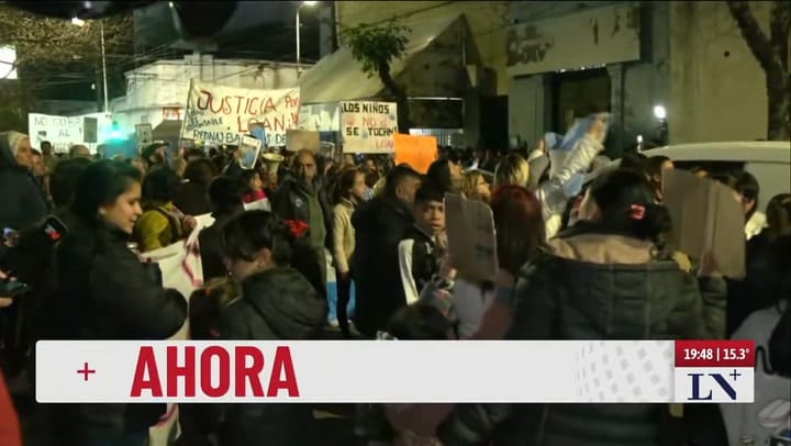 Marcha Frente A La Fiscalía