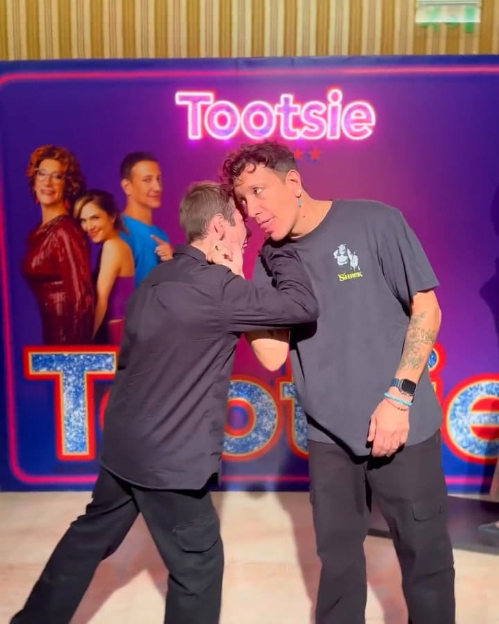 Un Carrete De Super Casi Angeles Y Amor! Después De Muchos Años Nos Reencontramos Con @Tomasrossok Y Fue Como Si Nos Hubiéramos Visto Ayer. El Amor Está Intacto. Hermoso Recibirte En El Teatro Y Tus Palabras (1)