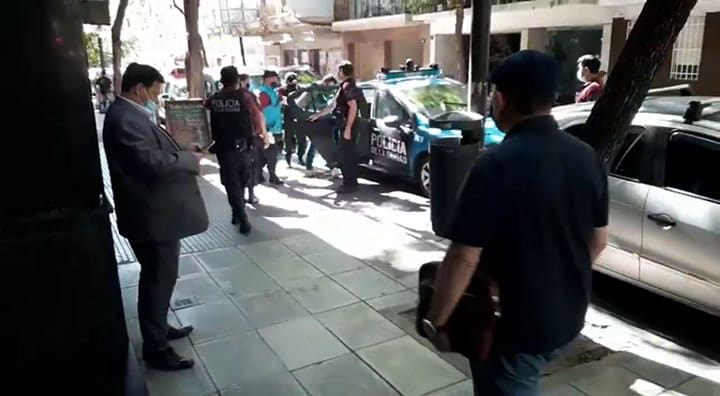 El video en que detuvieron al ladrón que robó a Baby Etchecopar