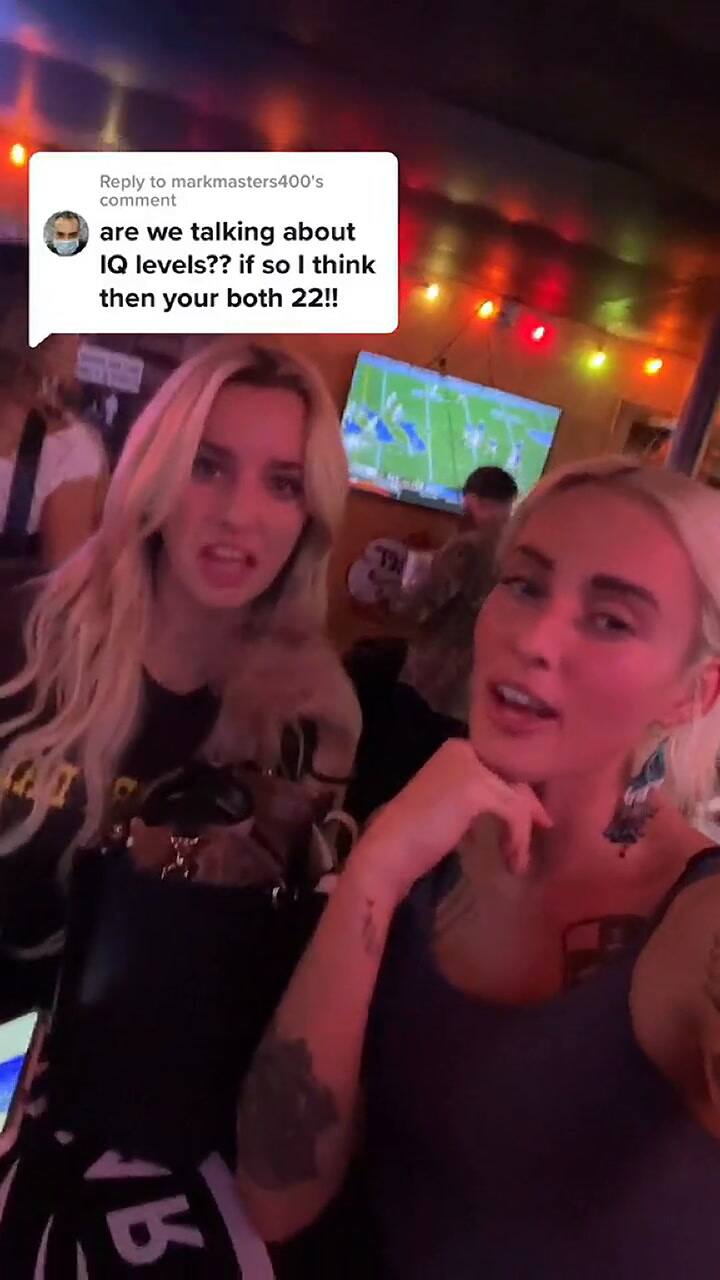 Madre e hija causan opiniones divididas al asegurar que no pueden distinguirlas