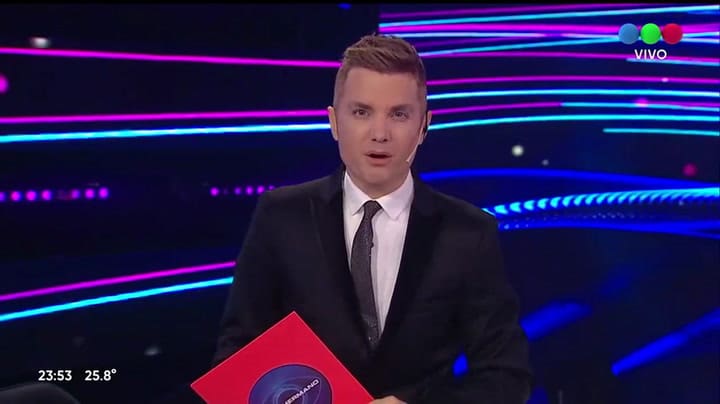 Santiago del Moro mostró un nuevo sobre rojo: qué decía y qué puede suceder este jueves