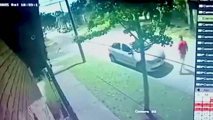 Robo piraña de un auto en Quilmes