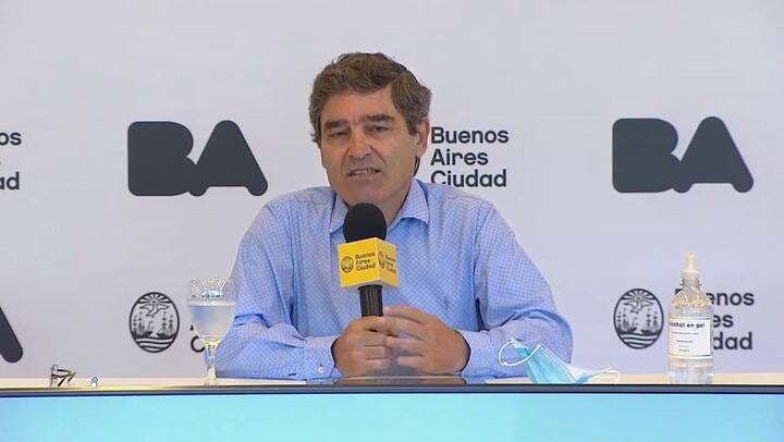 Testeos. La respuesta de Fernán Quirós frente a las demoras y el anuncio de nuevos centros