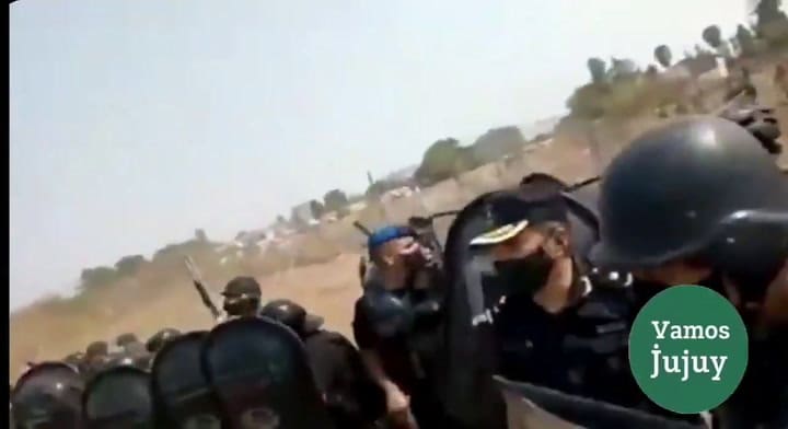 Jujuy: la policía desalojó a integrantes de una comunidad aborigen y detuvo a una funcionaria