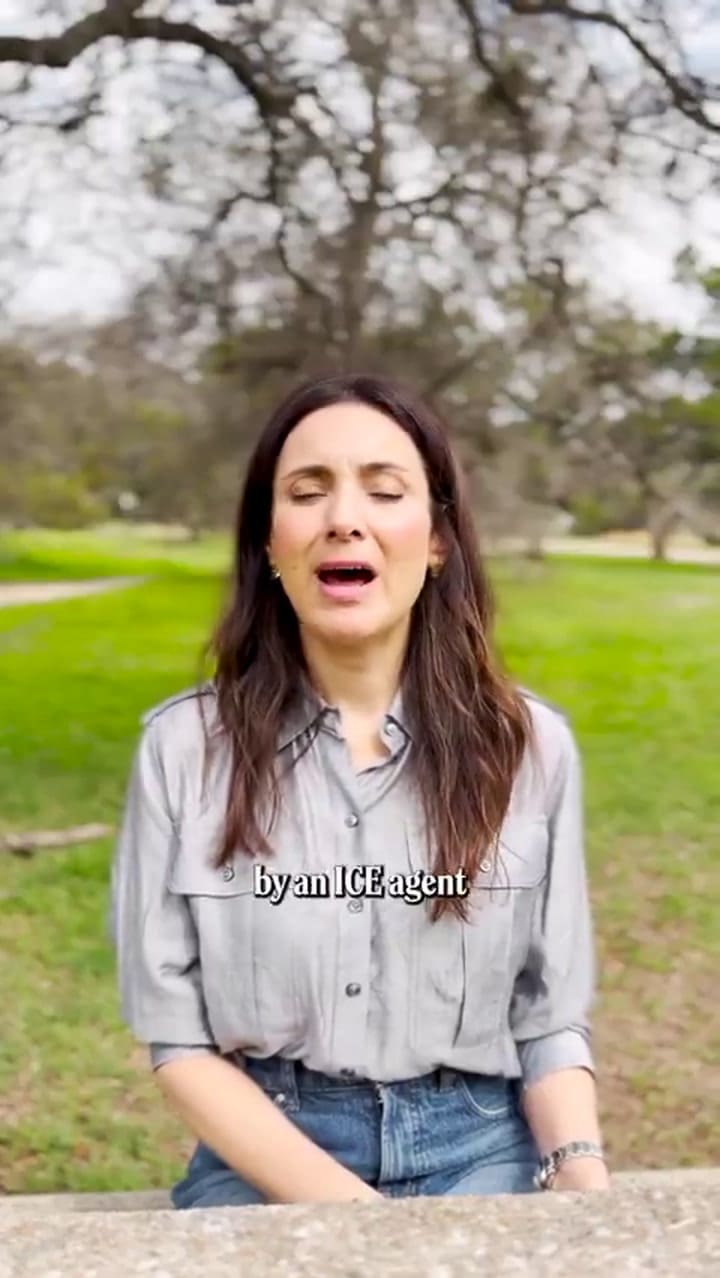 Gina Hinojosa pidió explicaciones por la muerte de un joven tejano por un disparo de un agente del ICE el año pasado