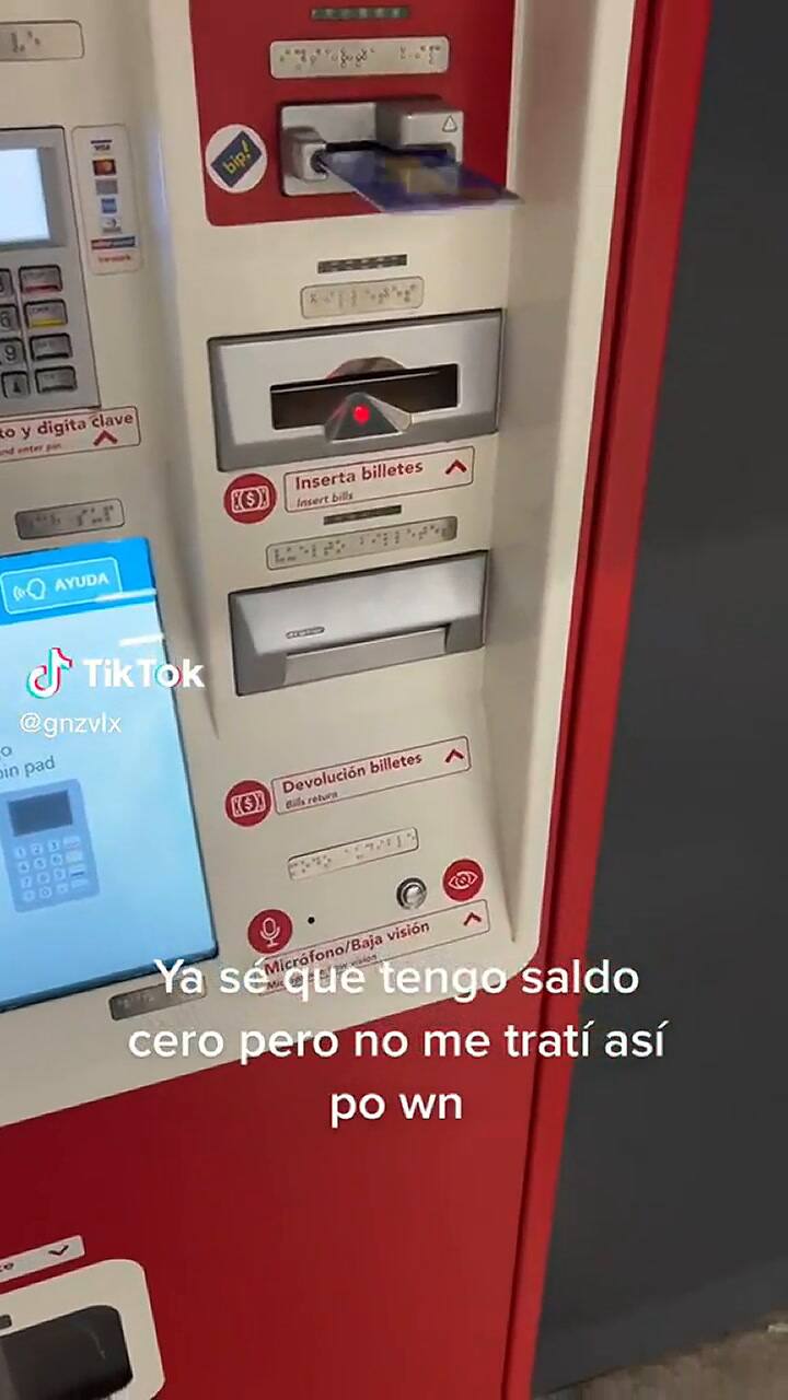 Estaba sin saldo en la cuenta y mostró lo que le hizo el cajero automático con su tarjeta
