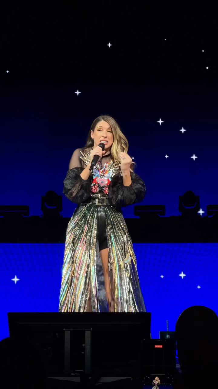 Flor Bertotti, emocionada, en su primer show en el Movistar Arena