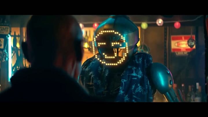 Cosmic Con la película de Eva de Dominici y Bruce Willis