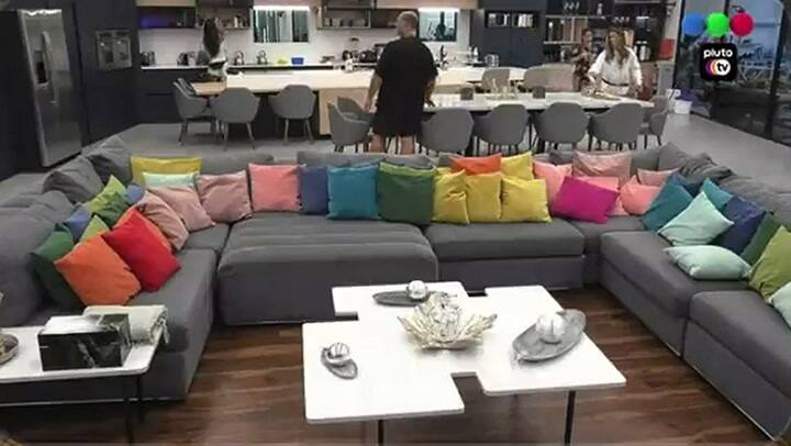 Alfa cumple años y sus compañeros le organizaron un regalo especial