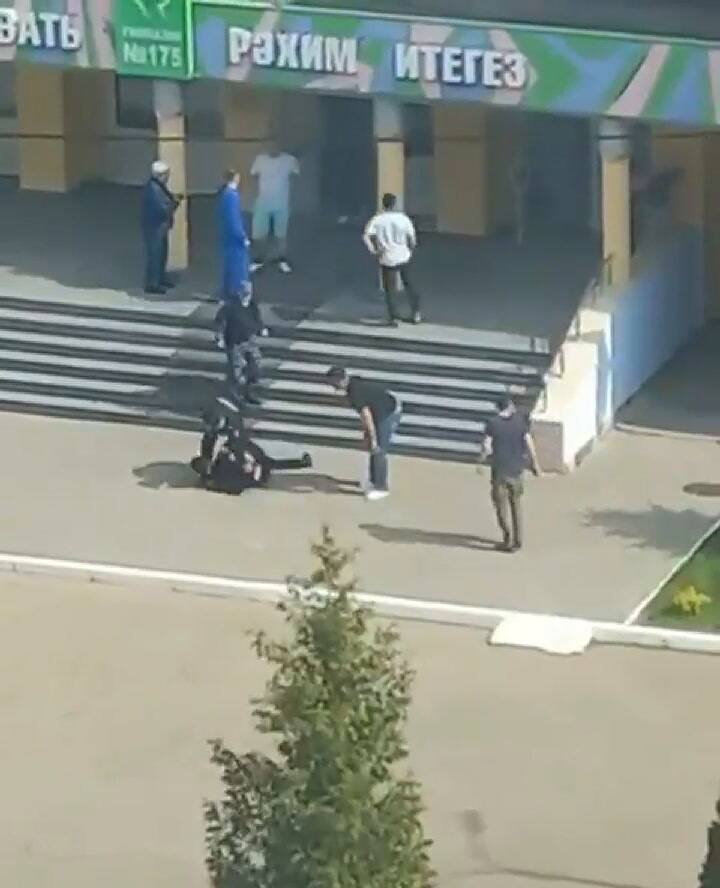 El momento de la detención del sospechoso - Fuente: Twitter